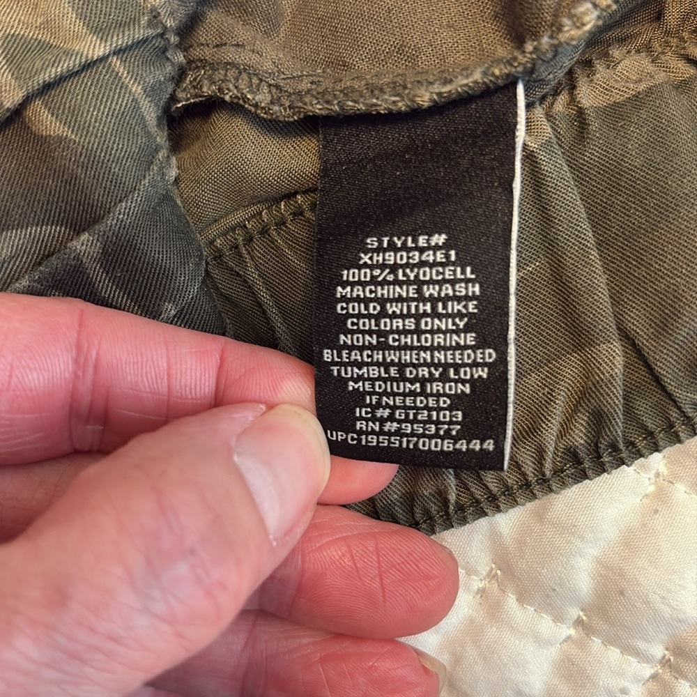 Social Standard bySanctuary Olive Camouflage Shorts
Size medium - Picture 7 of 9
